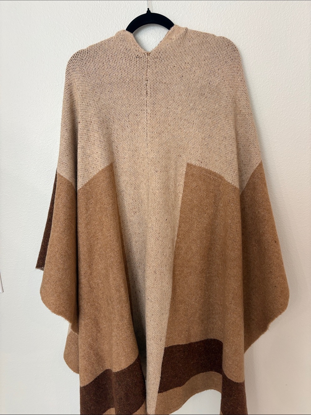 VICI Collection Neutral Colorblock Open Front Knit Poncho Ruana OS - Picture 8 of 8